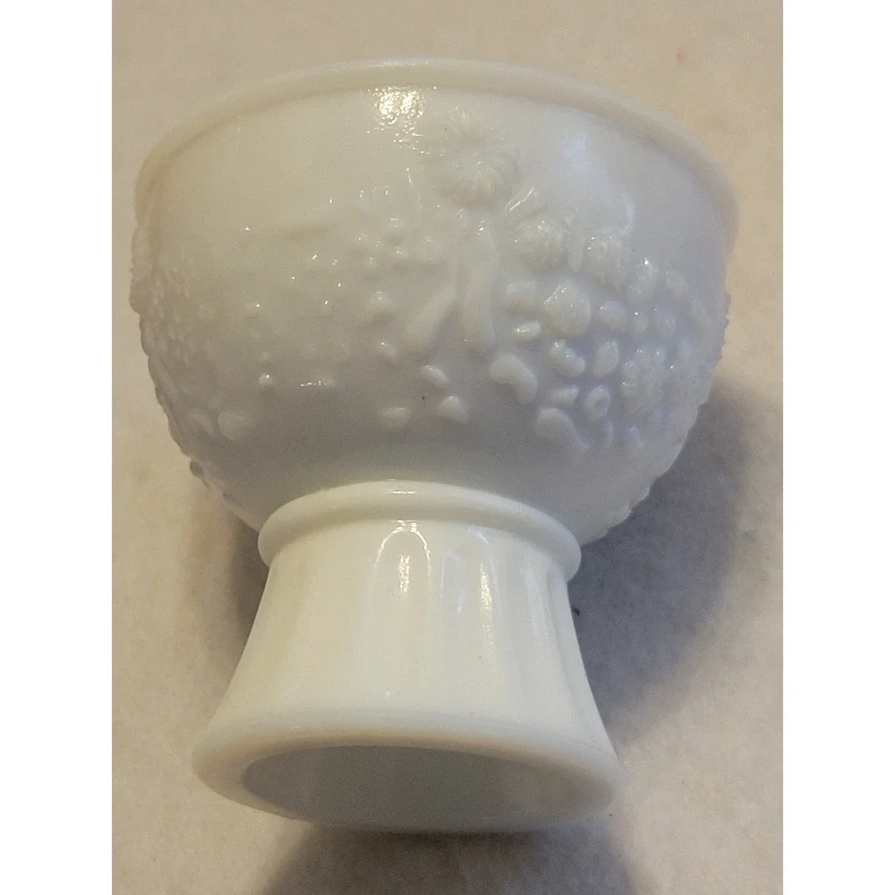 VTG Avon Milk Glass CandleHolder Potpourri 1970 Collectible Glass Display w/ Box